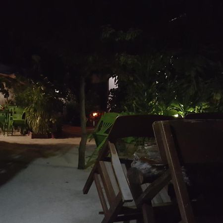 Готель Maafushi View Екстер'єр фото