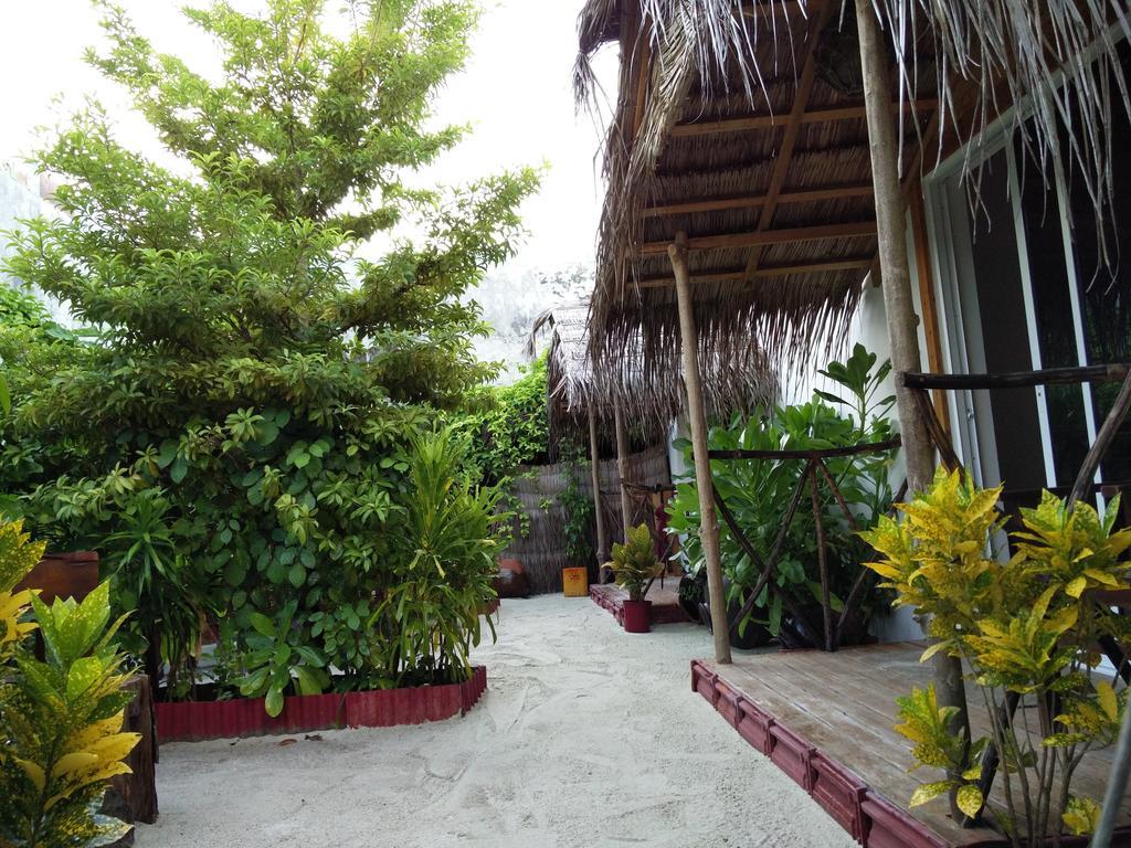 Готель Maafushi View Екстер'єр фото